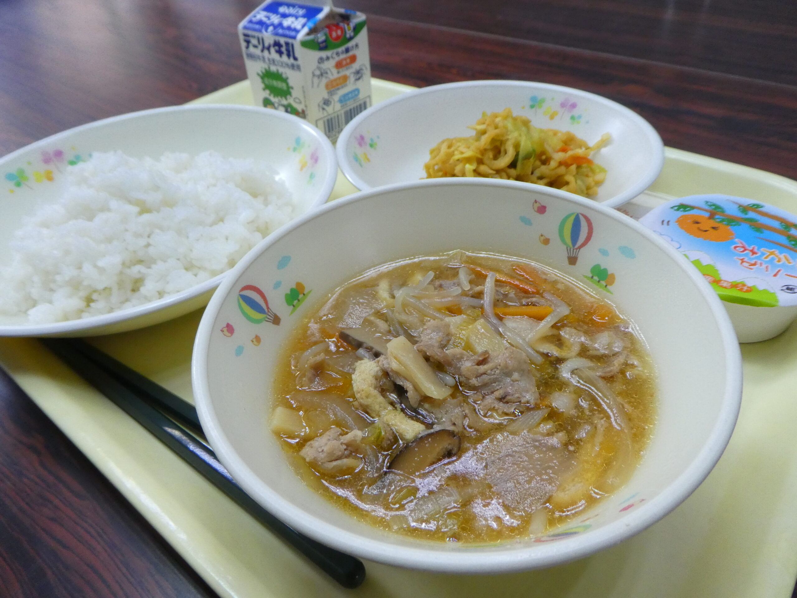 肉の日に学校給食へ「ゆずポーク」の提供を行いました！ - 株式会社